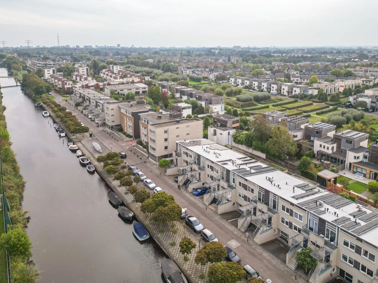 Hoekwoning te koop: H.P. Berlagelaan 13, Oegstgeest