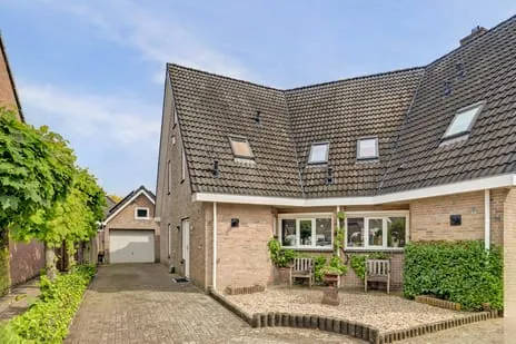 Semi-detached for sale: H.P. Prangsmalaan 17, Otterlo dorp Otterlo