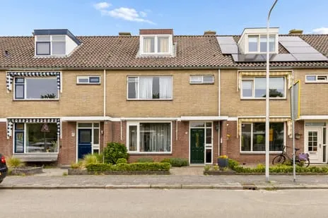 Tussenwoning te koop: H Roland Holststraat 29, Wipstrik-Noord Zwolle