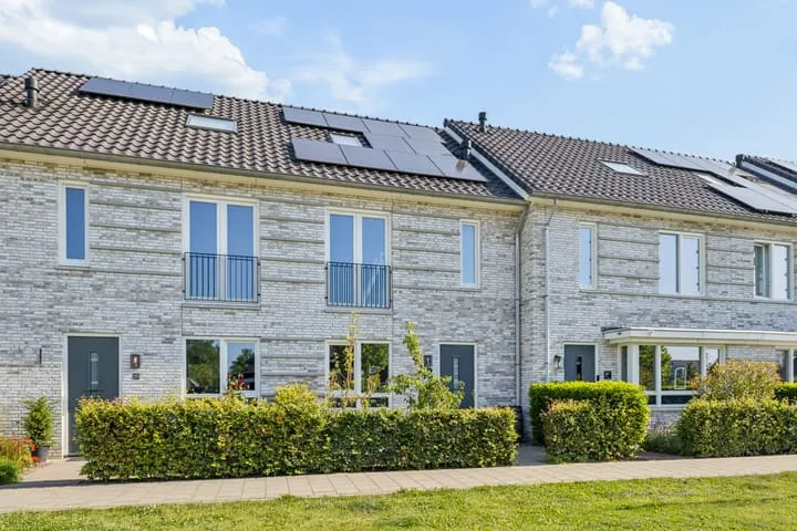 Tussenwoning te koop: H Vervoornstraat 18, Verspreide huizen Kesteren Kesteren