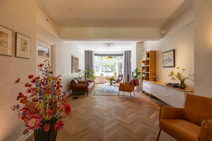 Hoekwoning te koop: H.W. Mesdagplein 18, Schildersbuurt Groningen