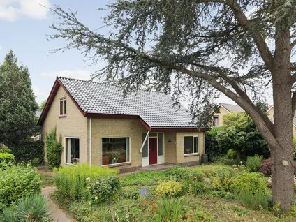 Vrijstaande woning te koop: H.W. van Glinstrastraat 27, Burgum Burgum