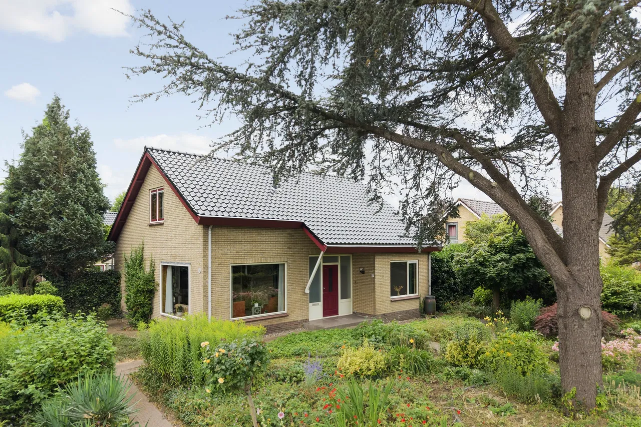 Vrijstaande woning te koop: H.W. van Glinstrastraat 27, Burgum