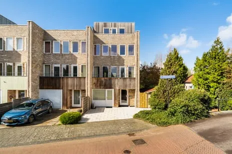 Hoekwoning te koop: H. Marsmanplantsoen 28, Erasmus Veld 'S-Gravenhage