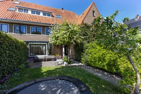 Tussenwoning te koop: H. Zwaardemakerstraat 19, Donderstraat Bussum