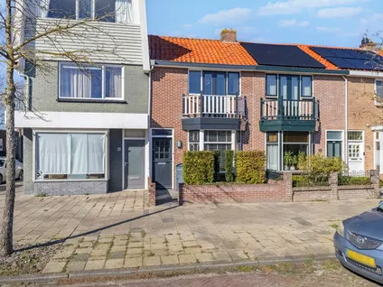 Tussenwoning te koop: H.A. Lorentzstraat 93, Geleerdenbuurt Den Helder