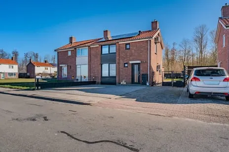 Twee-onder-één-kap te koop: H.R.Remmersweg 23, Finsterwolde Ganzedijk Finsterwolde