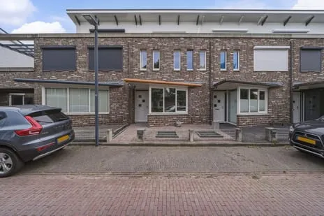 Terraced house for sale: Haagland 28, Lammerenburg Vlissingen