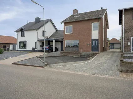 Twee-onder-één-kap te koop: Haardboomstraat 42, Neerbeek Beek