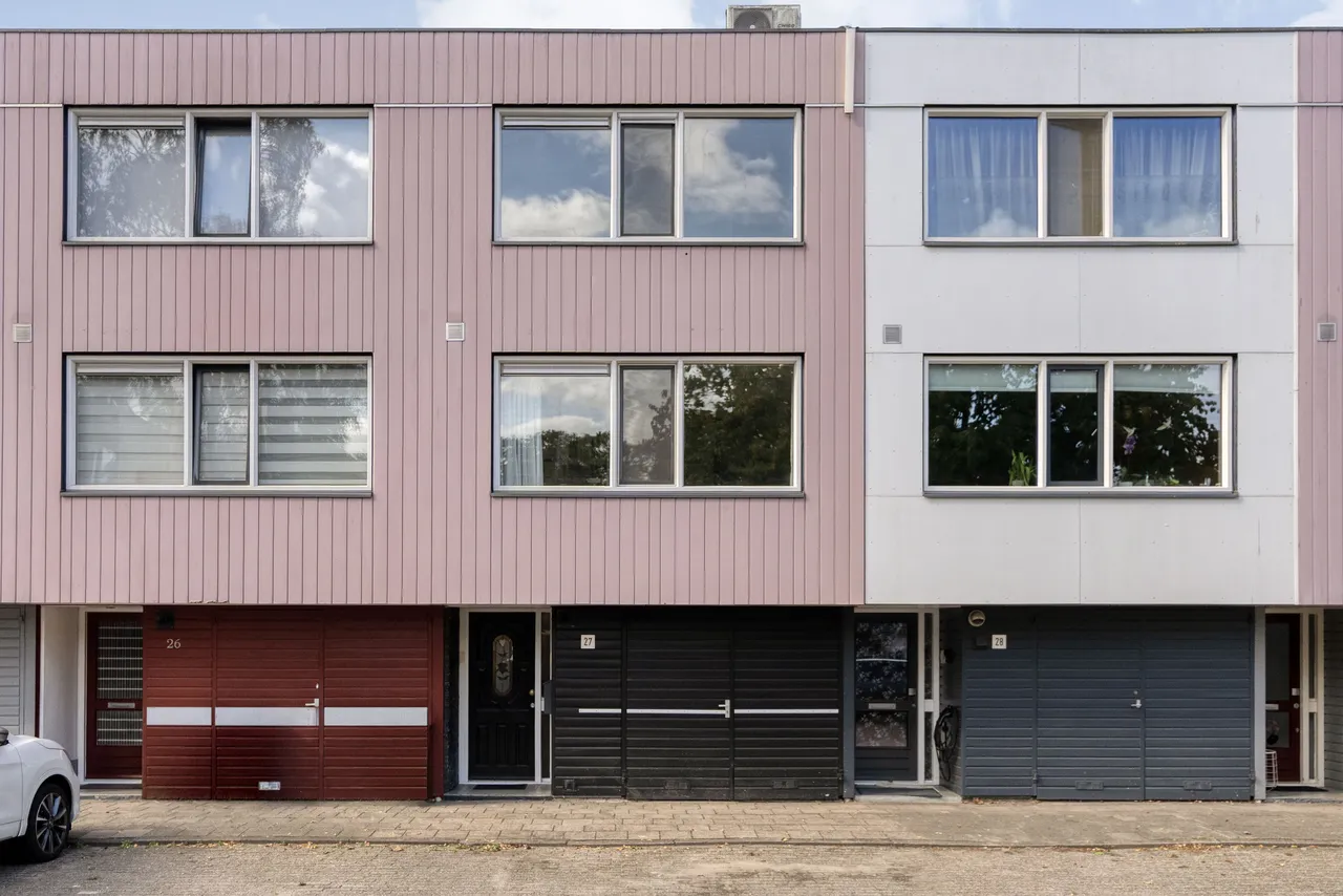 Tussenwoning te koop: Haarlebrink 27, Enschede