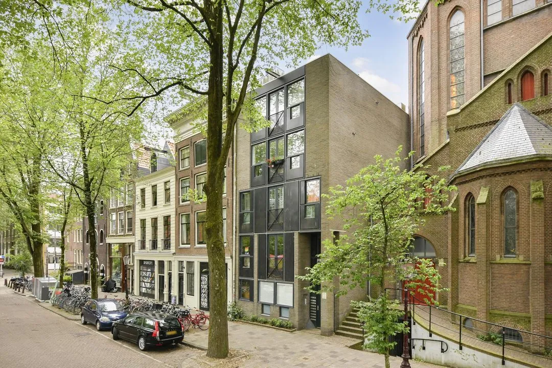 Studio te koop: Haarlemmer Houttuinen 45H, Amsterdam