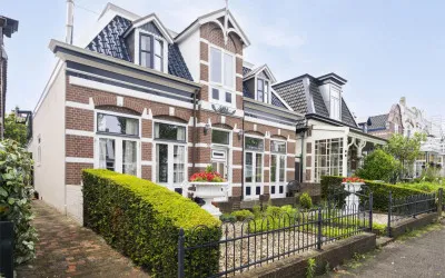 Vrijstaande woning te koop: Haarlemmerstraat 52, Brederode- Gerkestraat e.o. Zandvoort
