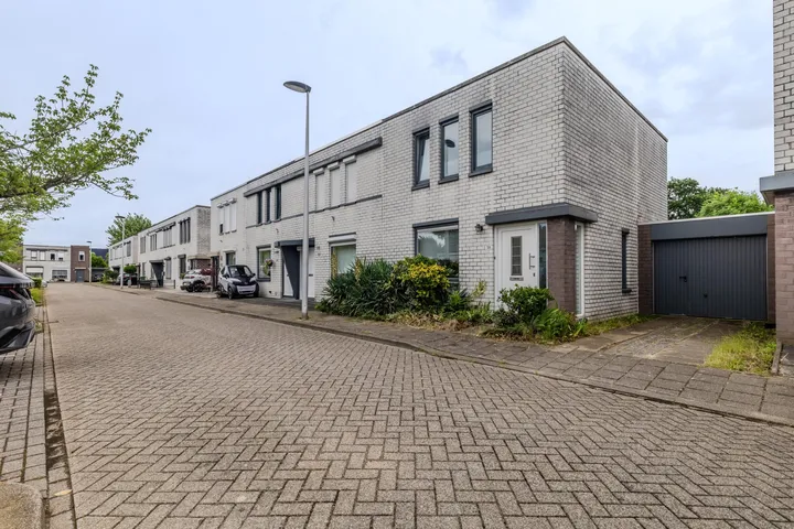 Tussenwoning te koop: Habsburgerplein 38, Wittevrouwenveld Maastricht