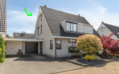Tussenwoning te koop: Hagedisberg 13, Tolberg-Centrum Roosendaal