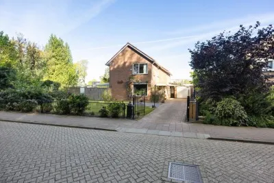 Vrijstaande woning te koop: Hagedoorn 35, Emmen-omgeving Oude Roswinkelerweg Emmen