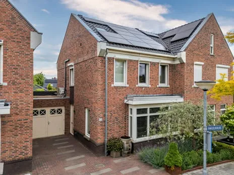 Tussenwoning te koop: Hagelkruis 46, Kern Hout-Blerick Venlo