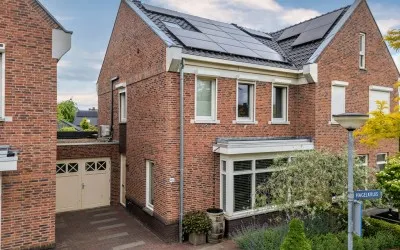 Tussenwoning te koop: Hagelkruis 46, Kern Hout-Blerick Venlo