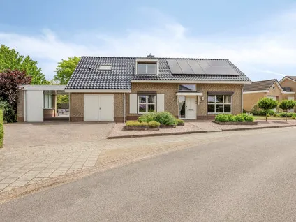 Vrijstaande woning te koop: Hagenaarpark 3, Maasbracht Maasbracht