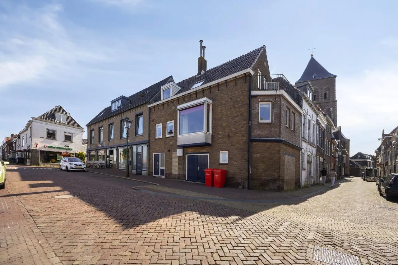 Tussenwoning te koop: Hagenkade 1, Kampen
