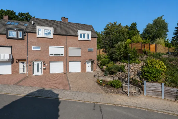 Hoekwoning te koop: Hagenroderstraat 2, Haanrade Kerkrade