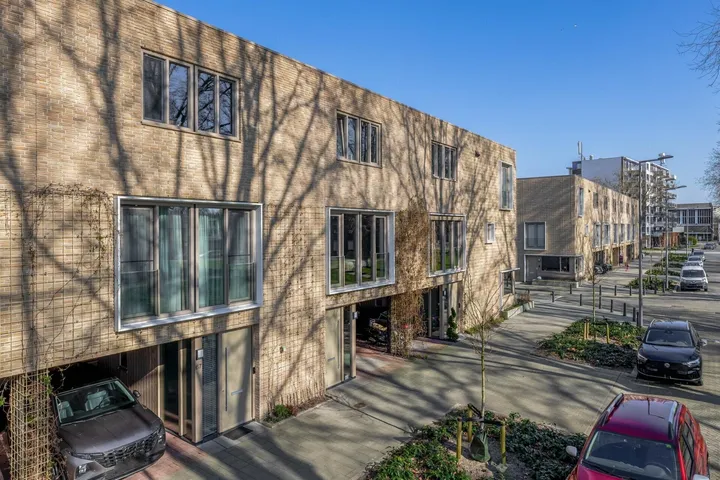 Tussenwoning te koop: Haifaweg 65, Hoogvliet Rotterdam