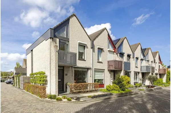 Hoekwoning te koop: Hallehuis 20, Giessendam-West Hardinxveld-Giessendam