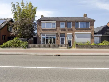 Twee-onder-één-kap te koop: Halsterseweg 38, Nieuwe Molen Halsteren