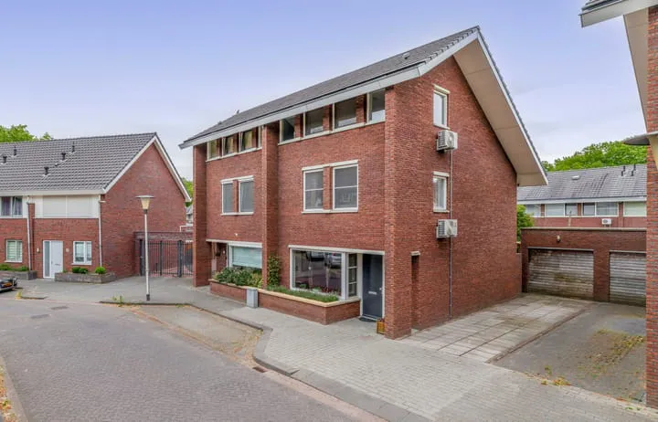 Semi-detached for sale: Hamsterstraat 3, Vossenberg Helmond