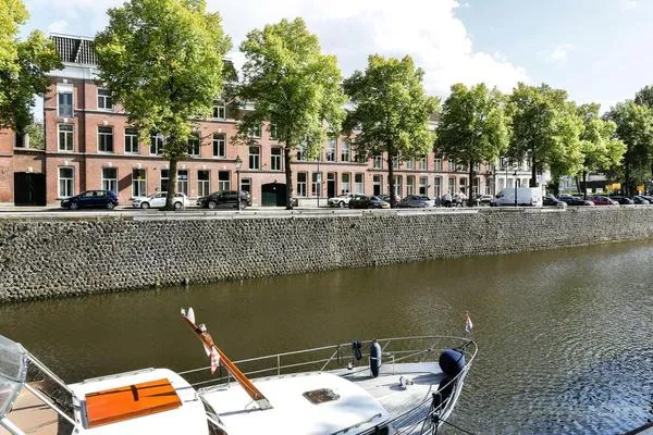 Tussenwoning te koop: Handelskade 6, Binnenstad centrum 'S-Hertogenbosch