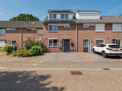 Tussenwoning te koop: Händelstraat 10, Plein 1 Schijndel