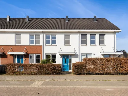 Tussenwoning te koop: Handelsweg 9, Verspreide huizen Tuil Tuil