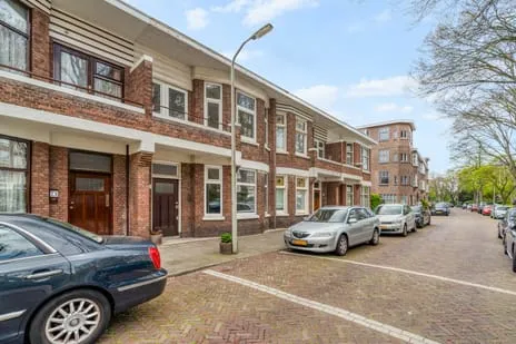 Tussenwoning te koop: Hanenburglaan 80, Bomenbuurt 'S-Gravenhage