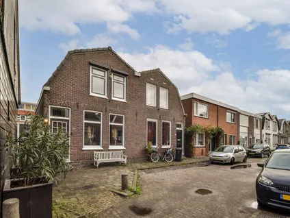 Twee-onder-één-kap te koop: Hanenpad 39, Burgemeestersbuurt Zaandam