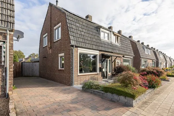 Twee-onder-één-kap te koop: Hannekerveldweg 21, Losser-Oost Losser