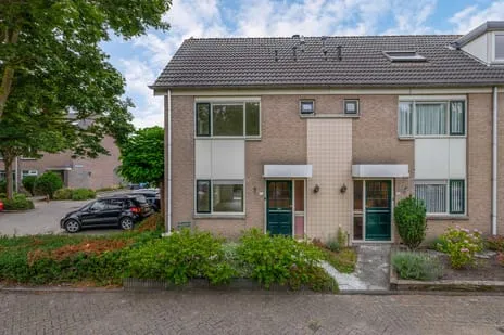 Corner house for sale: Hannie Schaftlaan 40, Vrouwenpolder Lisse