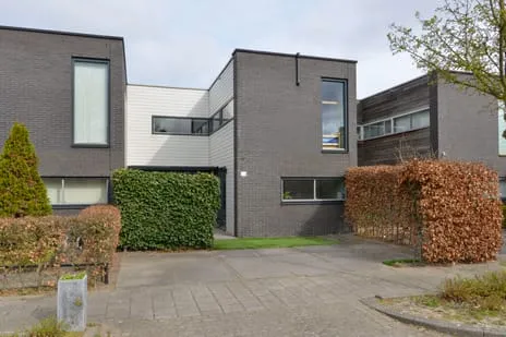 Tussenwoning te koop: Hans Lodeizenstraat 54, Literatuurwijk Midden-west Almere