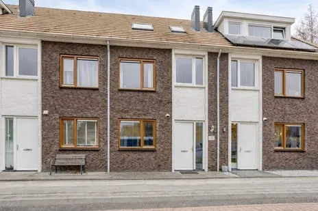 Tussenwoning te koop: Hanzeboulevard 133, Lient e.o. Hooglanderveen