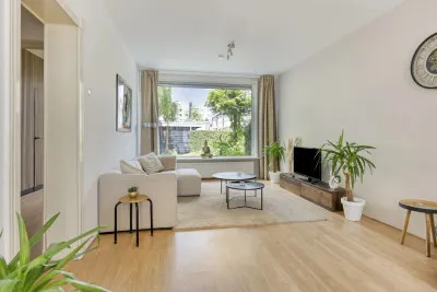 Tussenwoning te koop: Harderpad 8, Hoogvliet Zuid Hoogvliet Rotterdam