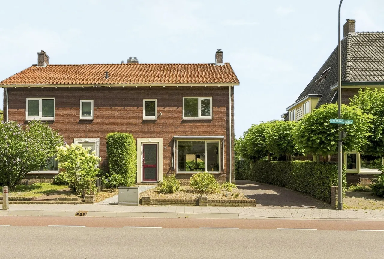 Twee-onder-één-kap te koop: Harderwijkerweg 56, Dieren