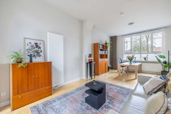 Hoekwoning te koop: Harinxmakade 44, Sneek
