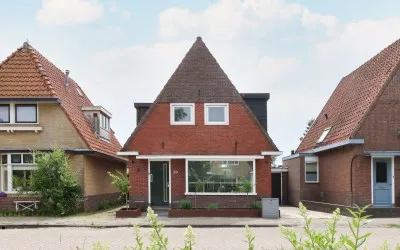 Corner house for sale: Harlingerweg 59, Franeker Industrieter. West en Kie Franeker