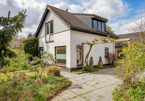 Vrijstaande woning te koop: Harm Aartsweg 10, 'T Loo Oldebroek