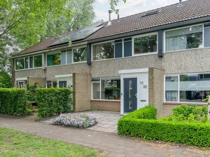 Tussenwoning te koop: Harmen Sytstrawei 16, Westeinde Leeuwarden
