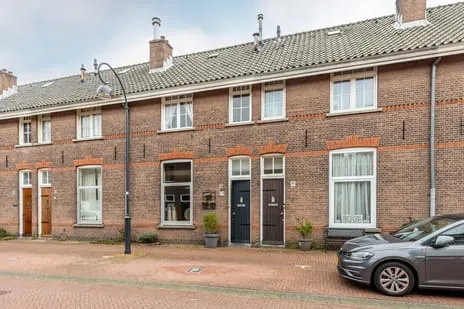 Tussenwoning te koop: Harmenjansweg 18, Sportliedenbuurt Haarlem
