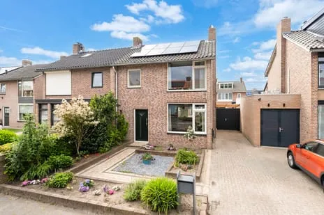Twee-onder-één-kap te koop: Harmonielaan 36, Prinsenbeek Prinsenbeek