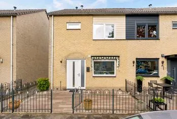 Hoekwoning te koop: Harpstraat 30, Muziekwijk N.-Midden Almere