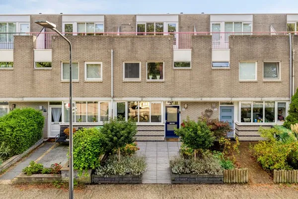 Tussenwoning te koop: Harriët Freezersingel 20, Leiden