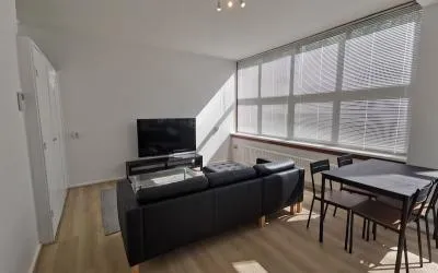 Studio te koop: Harry Koningsbergerstraat 172, Coronelbuurt Amsterdam