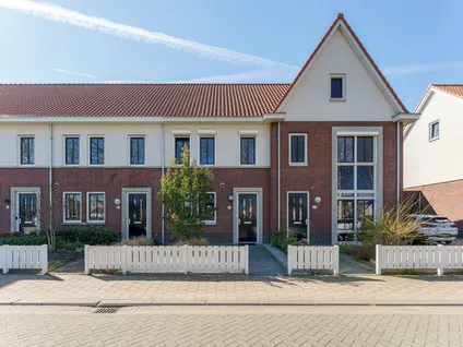 Tussenwoning te koop: Hasselbeemden 28, Brand Helmond