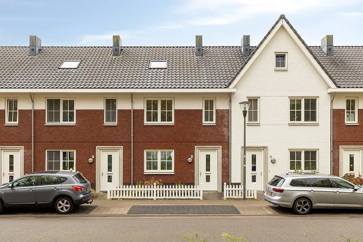 Tussenwoning te koop: Hasselbeemden 40, Helmond